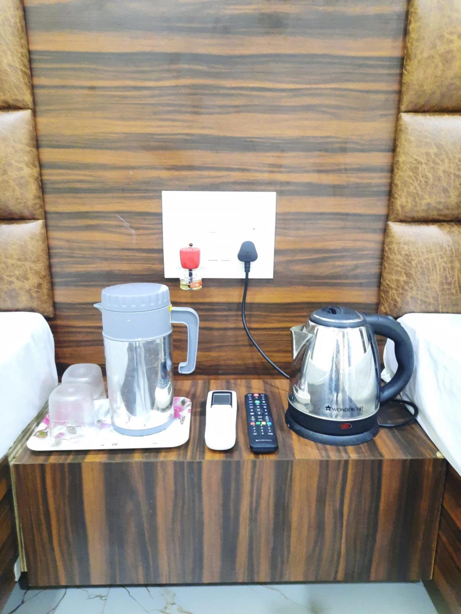 Hotel Ganga Sagar Uddzsaín Kültér fotó